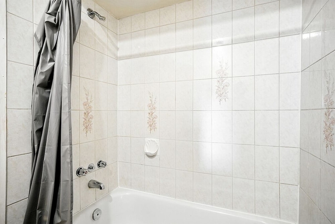 Imagen de la habitación del Hotel Turf. Foto 14