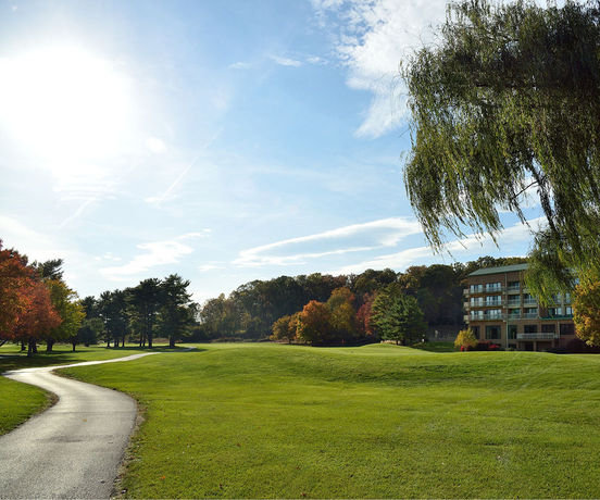 Imagen de los exteriores del Hotel Turf Valley Resort. Foto 8