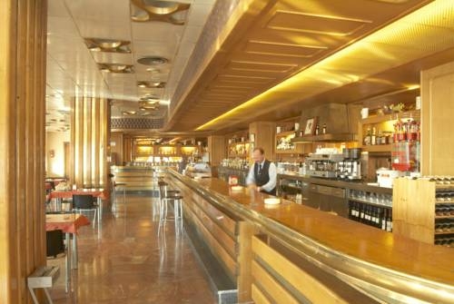 Imagen del bar/restaurante del Hotel Turia Badajoz. Foto 6