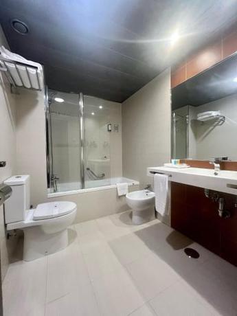 Imagen de la habitación del Hotel Turia Granada. Foto 3