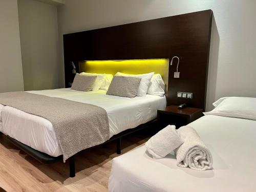 Imagen de la habitación del Hotel Turia Granada. Foto 10