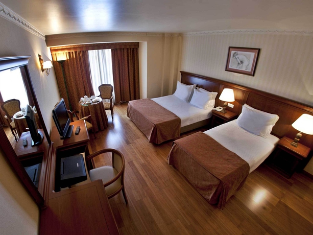 Imagen de la habitación del Hotel Turim Lisboa. Foto 8