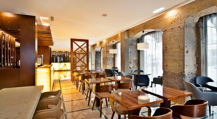 Imagen del bar/restaurante del Hotel Turim Terreiro Do Pa&ccedil;o. Foto 3