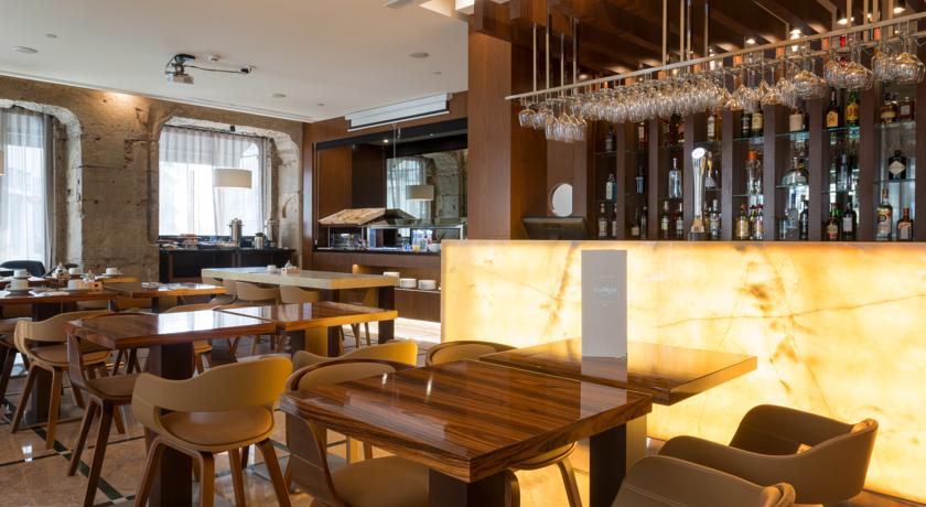 Imagen del bar/restaurante del Hotel Turim Terreiro Do Pa&ccedil;o. Foto 4