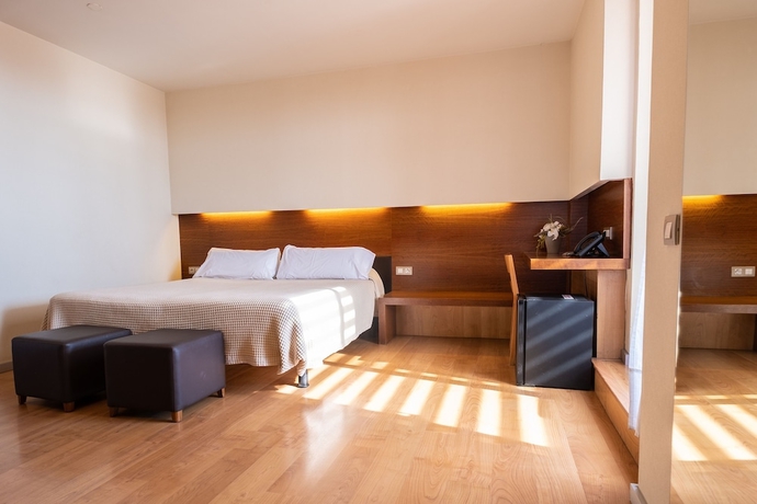 Imagen de la habitación del Hotel Turin Barcelona. Foto 14