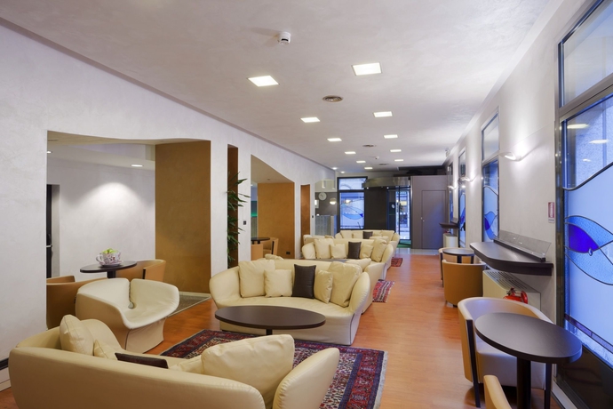 Imagen de los interiores del Hotel Turin City Centre. Foto 14