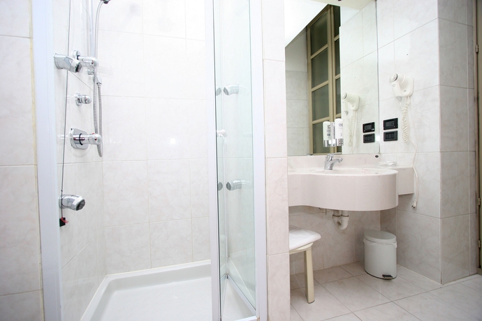 Imagen de la habitación del Hotel Turin City Centre. Foto 11