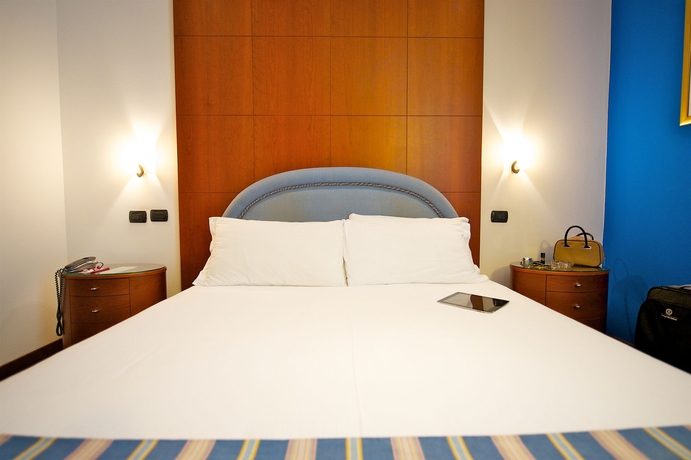 Imagen de la habitación del Hotel Turin Royal. Foto 6