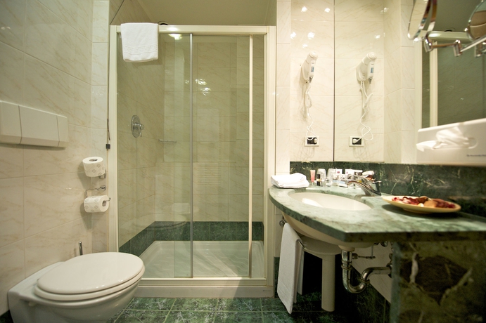 Imagen de la habitación del Hotel Turin Royal. Foto 10