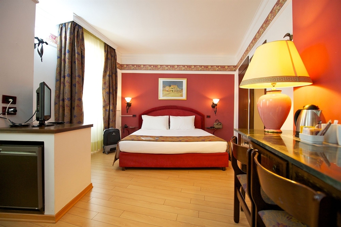 Imagen de los interiores del Hotel Turin Royal. Foto 15