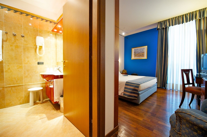 Imagen de los interiores del Hotel Turin Royal. Foto 16