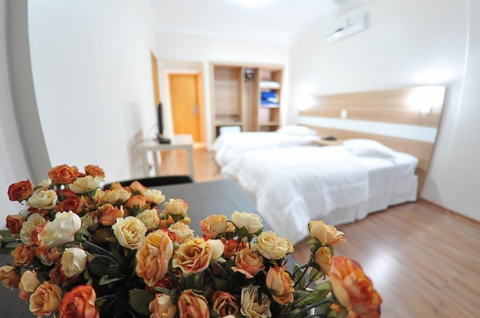 Imagen de la habitación del Hotel Turis. Foto 4