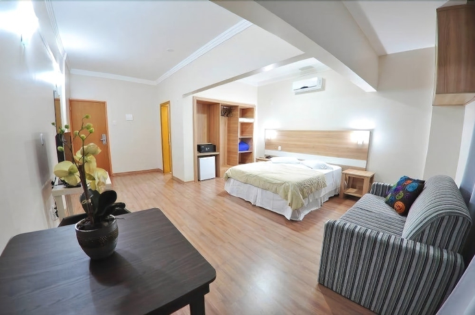 Imagen de la habitación del Hotel Turis. Foto 8