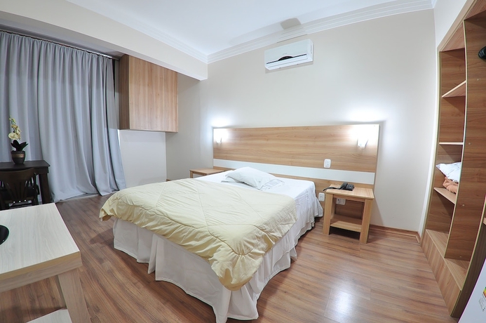 Imagen de la habitación del Hotel Turis. Foto 10