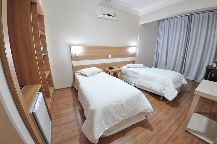 Imagen de la habitación del Hotel Turis. Foto 11