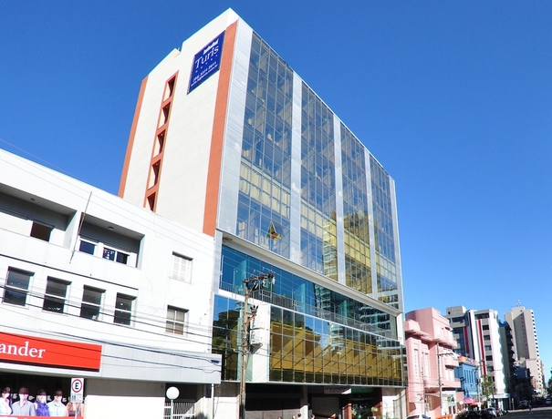 Imagen general del Hotel Turis. Foto 1