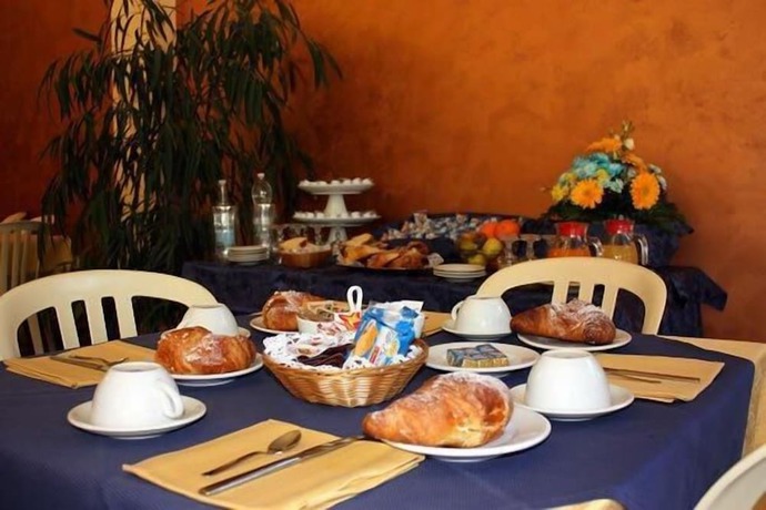 Imagen del bar/restaurante del Hotel Turismo, Bernalda. Foto 3