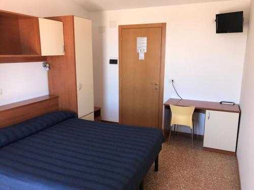 Imagen de la habitación del Hotel Turismo Europa. Foto 7