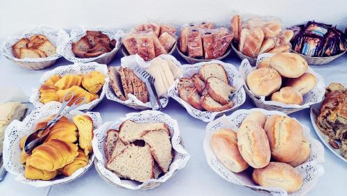 Imagen de la habitación del Hotel Turismo Miranda. Foto 19