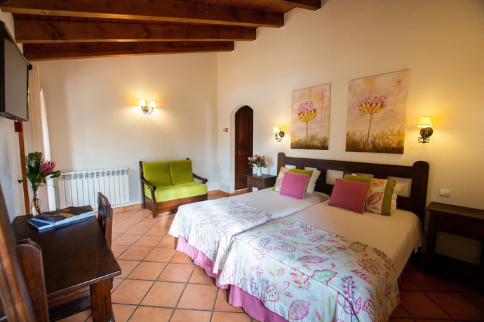 Imagen de la habitación del Hotel Turismo Rural Monte Jo&atilde;o Roupeiro. Foto 3