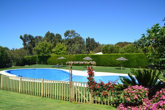 Imagen de la piscina del Hotel Turismo Rural Monte Jo&atilde;o Roupeiro. Foto 17