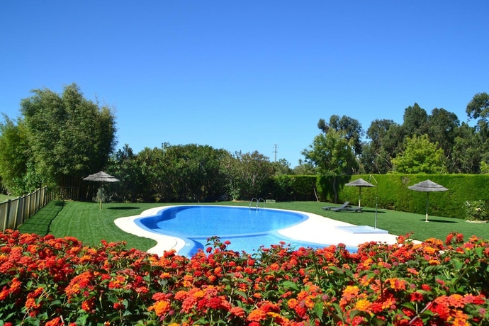 Imagen de la piscina del Hotel Turismo Rural Monte Jo&atilde;o Roupeiro. Foto 18