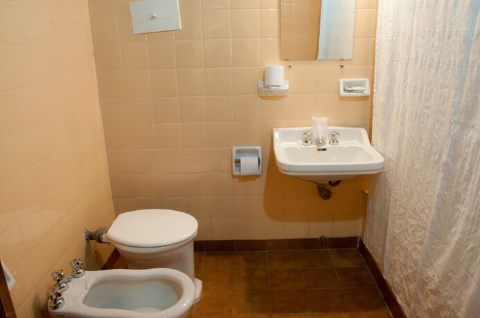 Imagen de la habitación del Hotel Turismo, SAN MART&Iacute;N DE LOS ANDES. Foto 16