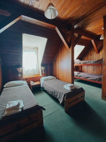 Imagen de la habitación del Hotel Turismo, SAN MART&Iacute;N DE LOS ANDES. Foto 23