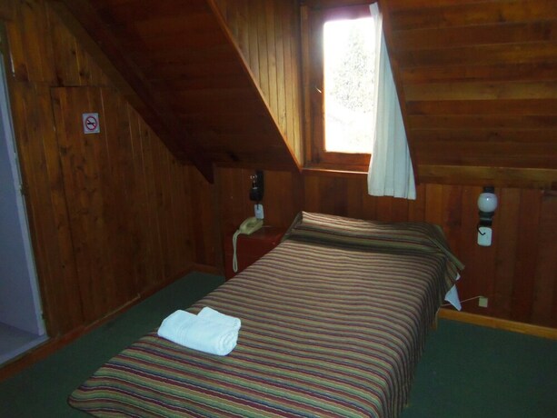 Imagen de la habitación del Hotel Turismo, SAN MART&Iacute;N DE LOS ANDES. Foto 25