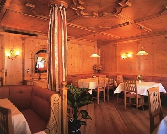 Imagen del bar/restaurante del Hotel Turmhotel Gschwendt. Foto 6