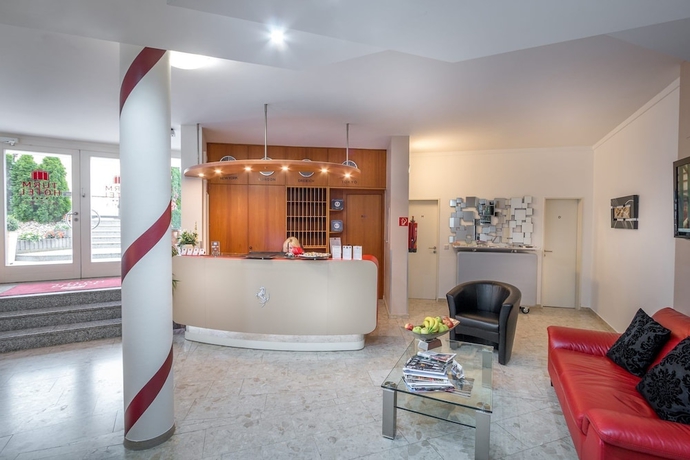 Imagen de los interiores del Hotel Turmhotel Rhein Main. Foto 18