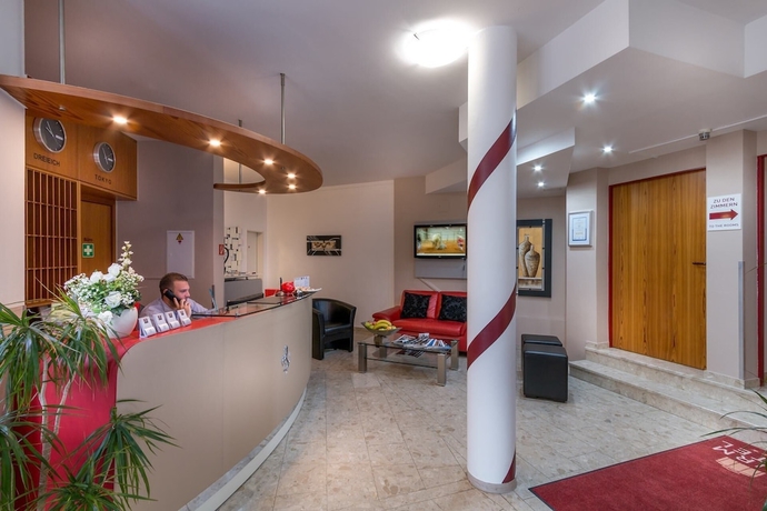 Imagen de los interiores del Hotel Turmhotel Rhein Main. Foto 19