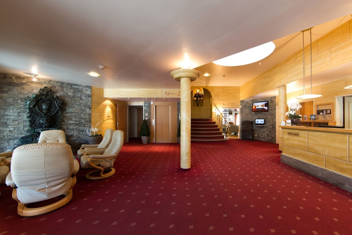 Imagen de los interiores del Hotel Turmhotel Victoria. Foto 18