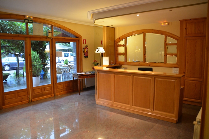 Imagen de los interiores del Hotel Turmo. Foto 14