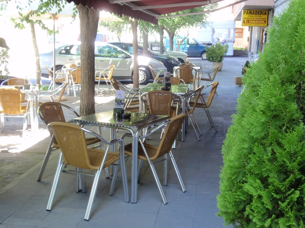 Imagen de los exteriores del Hotel Turmo. Foto 11