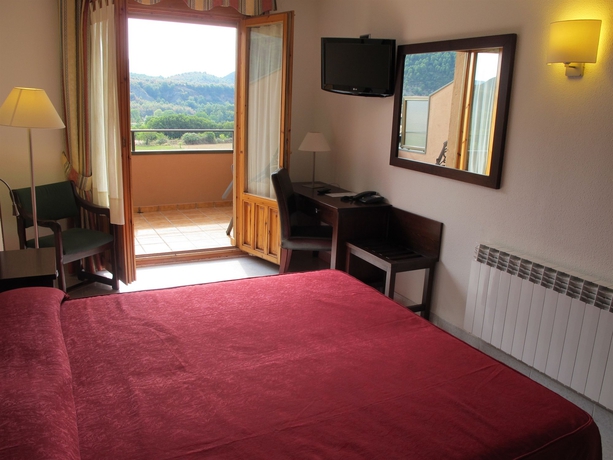 Imagen de la habitación del Hotel Turmo. Foto 8