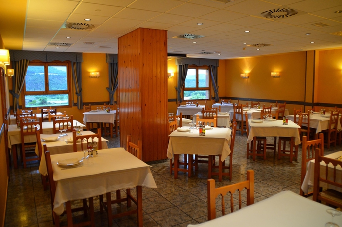 Imagen del bar/restaurante del Hotel Turmo. Foto 4