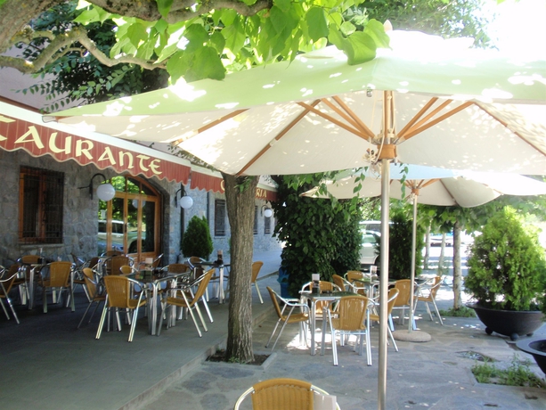 Imagen de los exteriores del Hotel Turmo. Foto 13