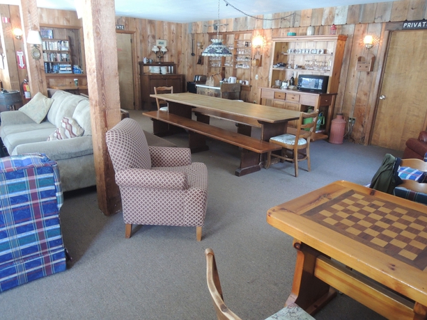 Imagen de los interiores del Hotel Turn Of River Lodge. Foto 19