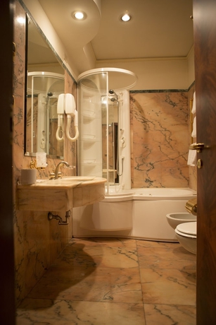 Imagen de la habitación del Hotel Turner. Foto 18