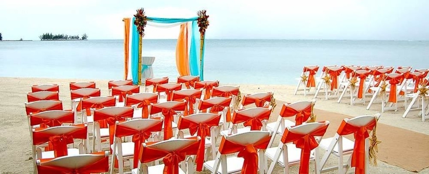 Imagen de los exteriores del Hotel Turquoise Bay Dive and Beach Resort. Foto 2