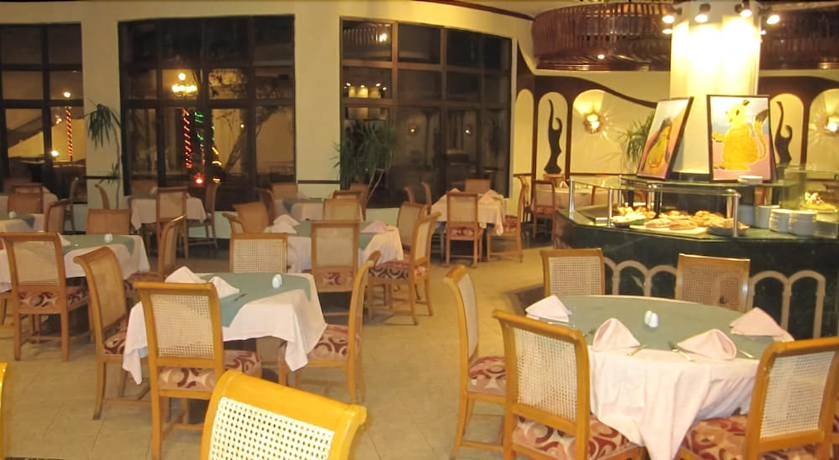 Imagen del bar/restaurante del Hotel Turquoise Beach. Foto 3
