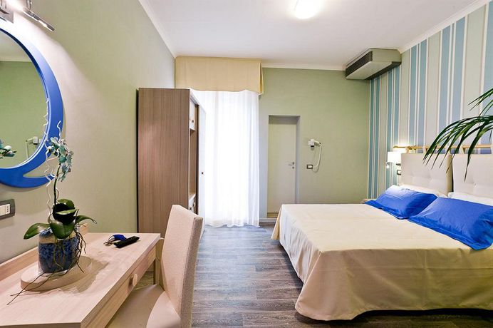 Imagen de los exteriores del Hotel Turquoise, Cesenatico. Foto 14