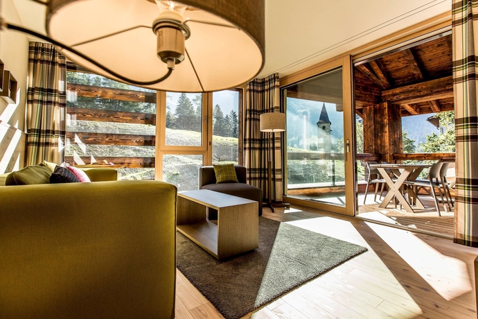 Imagen de los interiores del Hotel Turrabuel. Foto 19