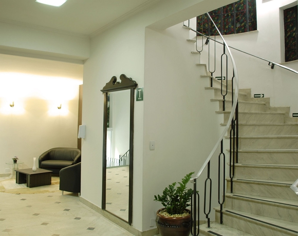Imagen de los interiores del Hotel Turrance White. Foto 16