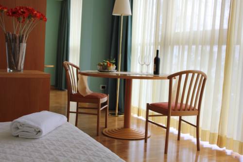 Imagen de la habitación del Hotel Tursport Residence. Foto 10