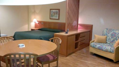 Imagen de la habitación del Hotel Tursport Residence. Foto 12