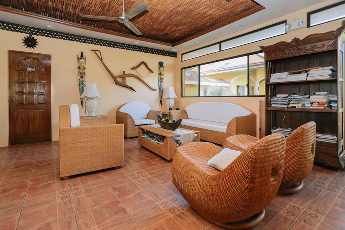 Imagen del bar/restaurante del Hotel Turtle Bay Dive Resort. Foto 2