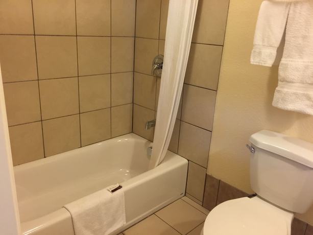 Imagen de la habitación del Hotel Turtle Bay Lodge, Redding. Foto 5