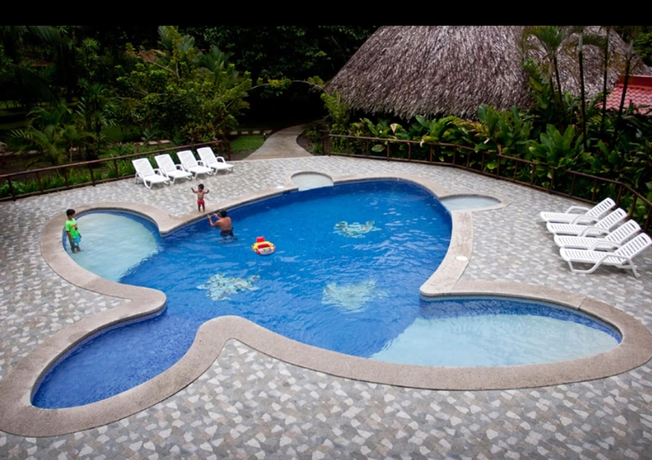Imagen de la piscina del Hotel Turtle Beach Lodge. Foto 19